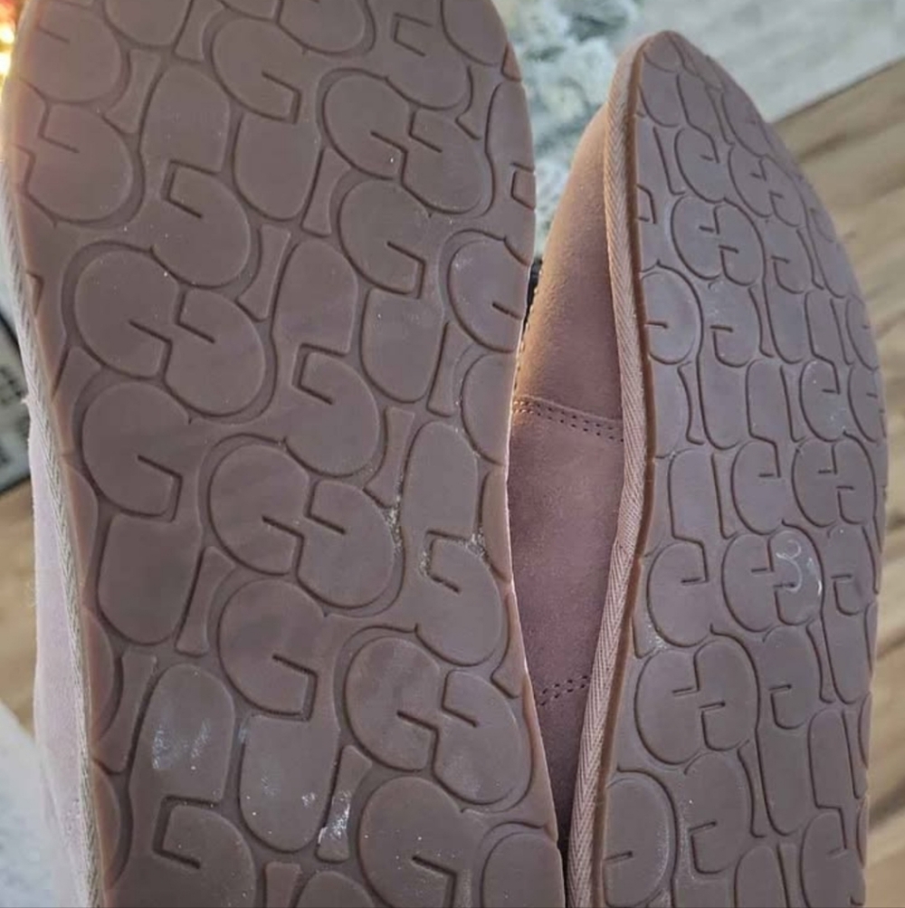 Ugg Slippers 7 - image 5